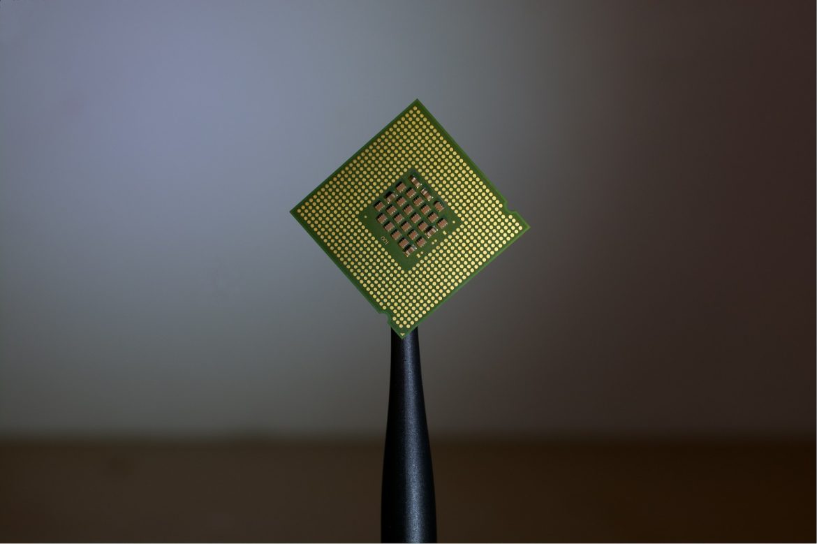 L’onda d’urto dell’intelligenza artificiale: da Wall Street a Piazza Affari, il superciclo dei chip non si ferma
